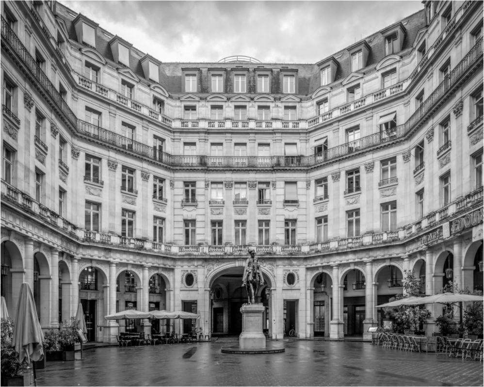 Main image Paris - Symetry