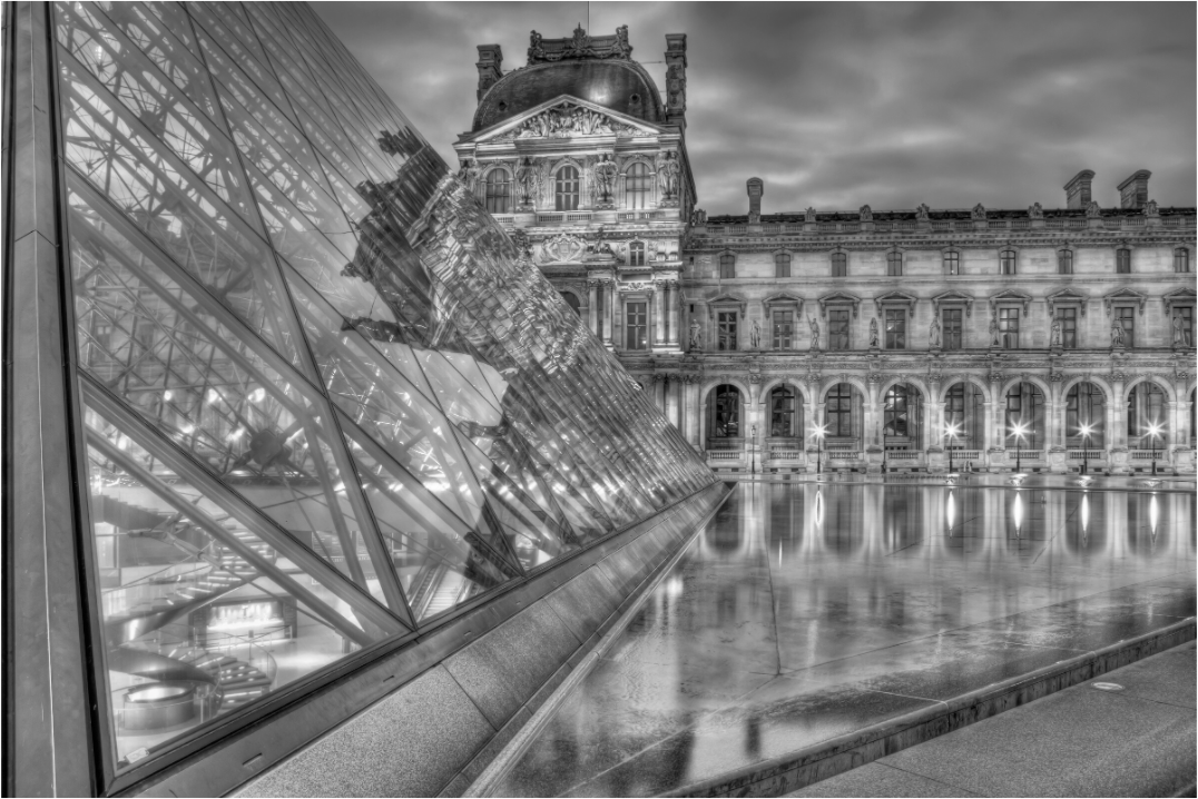 Main image Paris - Le Louvre by Night